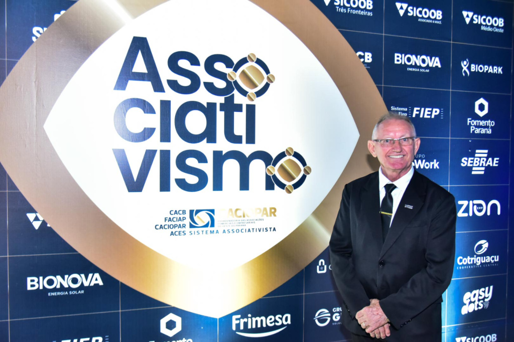 ACIQI e lideranças de Quedas do Iguaçu marcaram presença na posse festiva da Nova Diretoria da CACIOPAR em Cascavel.