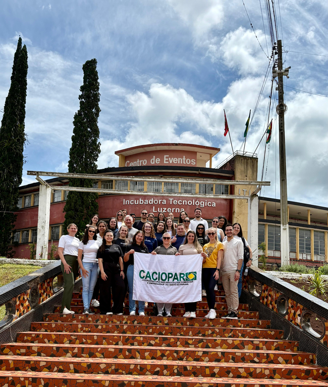 Executivos das ACEs realizam visita técnica em polos de inovação durante o 6º Encontro do Conselho de Executivos da CACIOPAR.